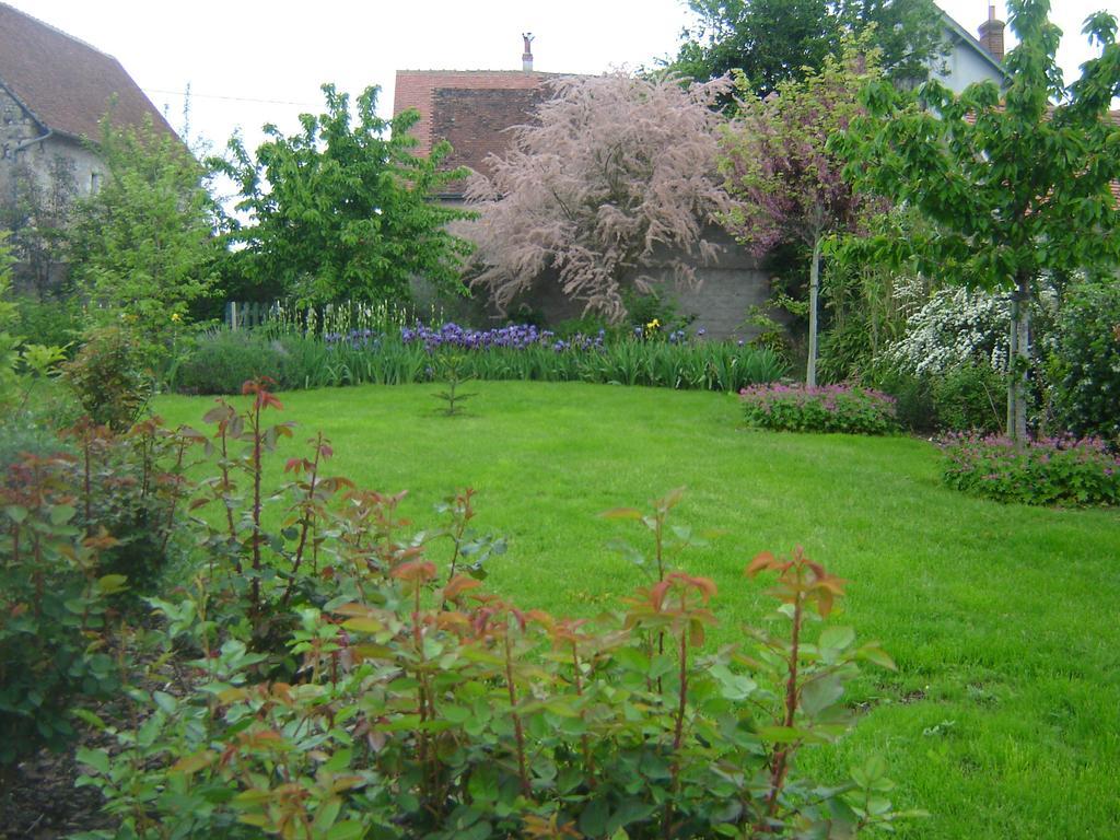 Les Bords De Loire Apartment Veuves Ruang foto